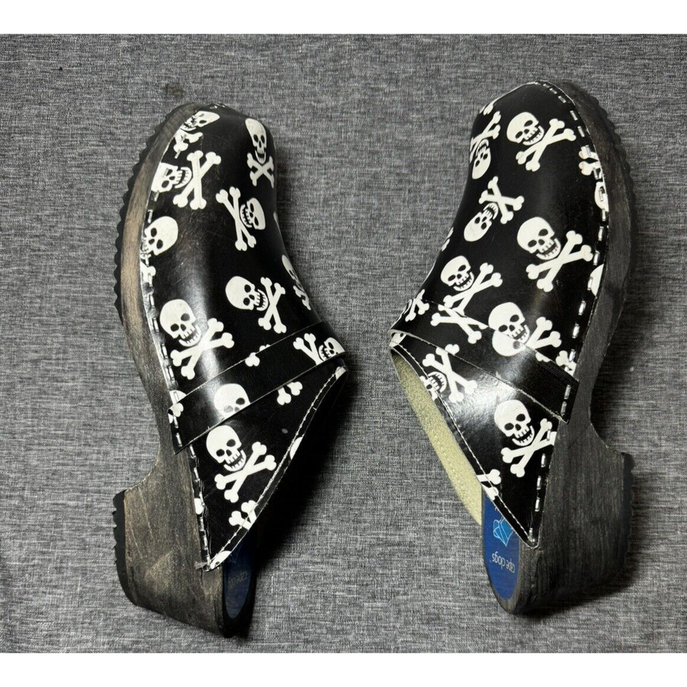 Cape Clogs 39 Black Patent Leather Wooden Scull Crossbone Comfort Swedish - Picture 7 of 9